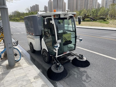 无人驾驶道路清扫车“上岗”!“五段式”高标准保洁助力“苏河半马”开跑→